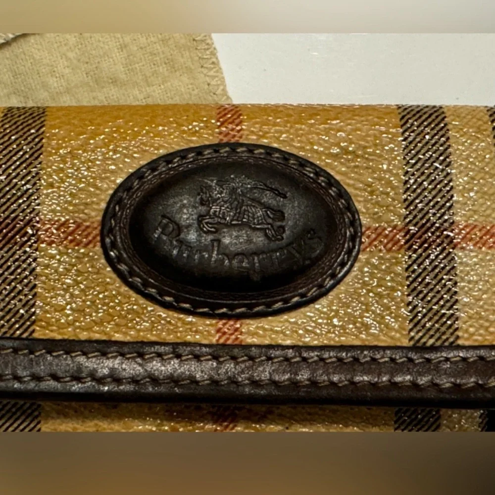 Vintage Burberry Keyholder in Classic Check with Dust Cover - Picture 3 of 9